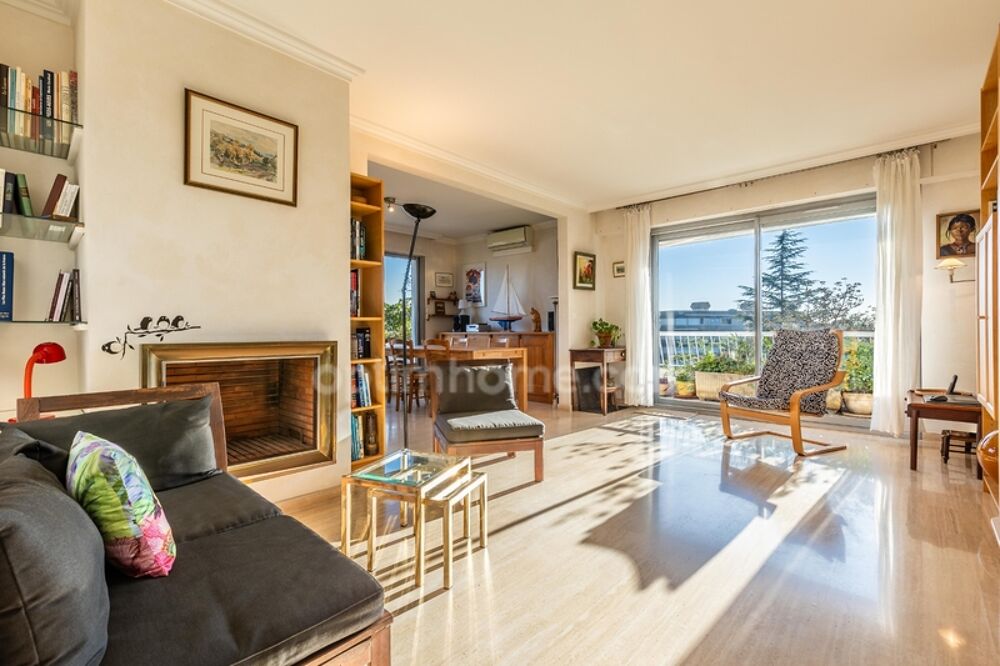 Appartement 6 pièces 124 m² - Dernier étage - 80 m² terrasses - Cave - Parking - Piscine - Tennis - Parc - Tram Ligne 5