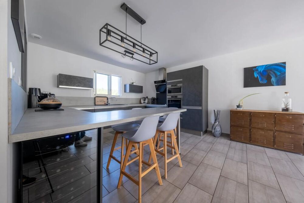 LA BASTIDE-DE-SÉROU  Villa d'environ 157 m², 4 chambres, DPE B, photovoltaïque et vue dégagée