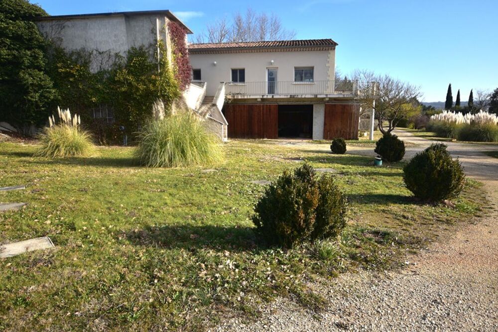 � vendre  Propri�t�/ch�teau Uz�s (30700)