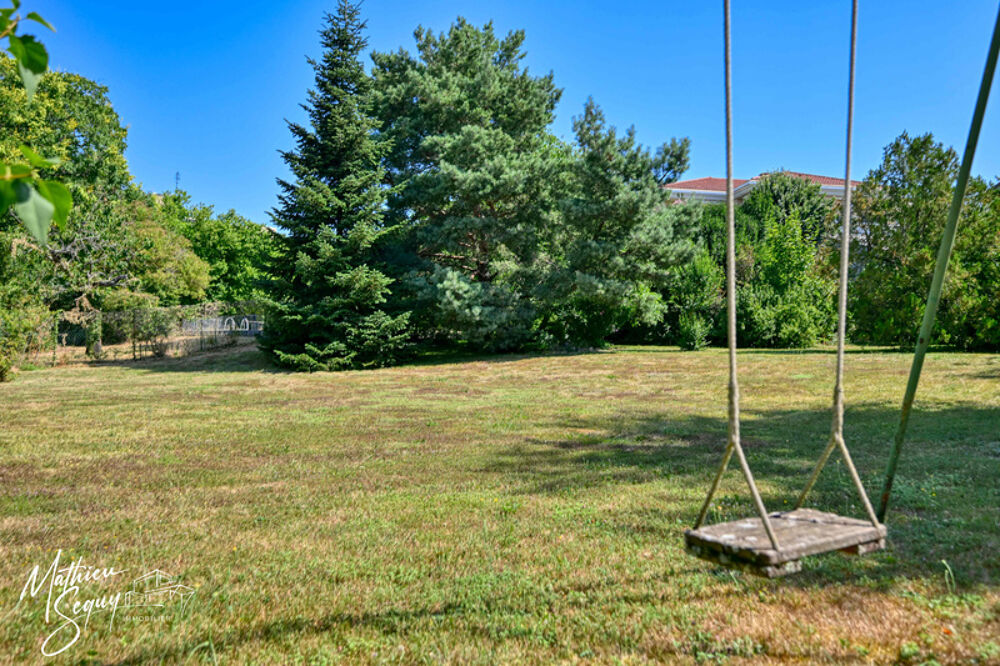 Appartement en rez de jardin de 67.91m² 3 pièces avec jardin de 71,56m² - SAINT GENIS LAVAL (69)