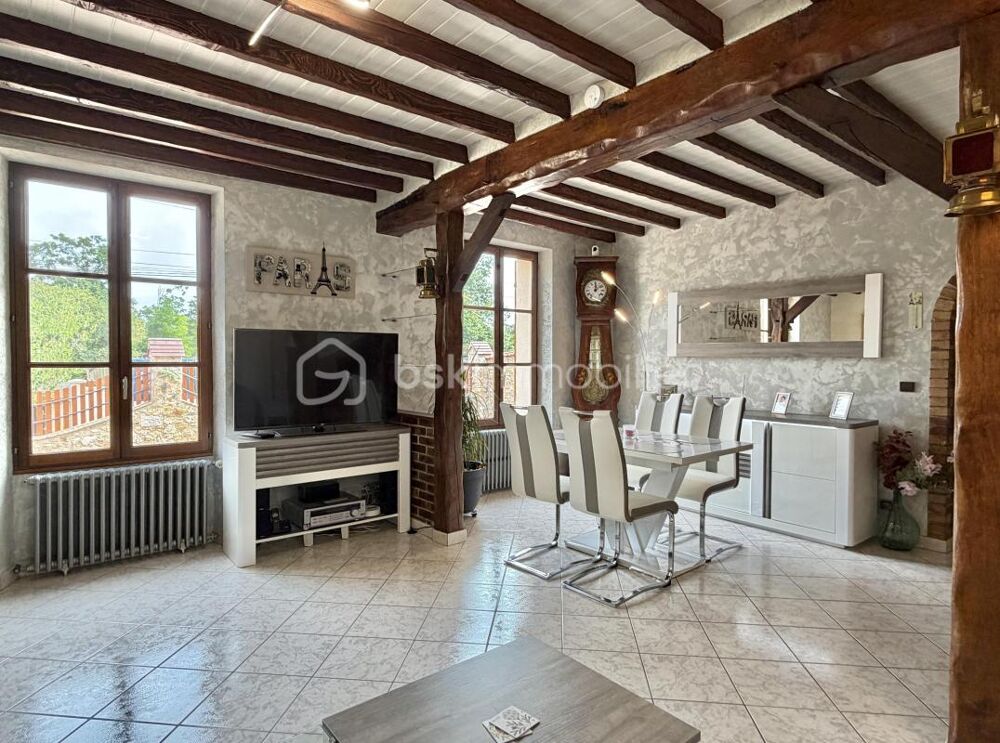 Charmante maison en pierre rénovée avec cachet  110 m²  Condé-Sainte-Libiaire