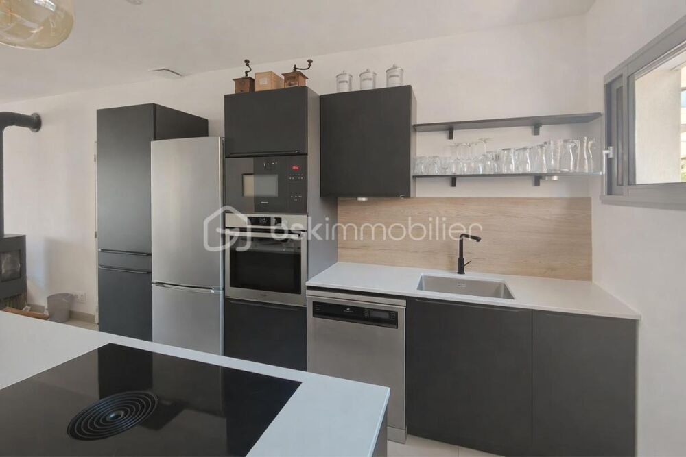 VISAN  Maison contemporaine de plain-pied avec piscine, prestations haut de gamme et environnement privilégié