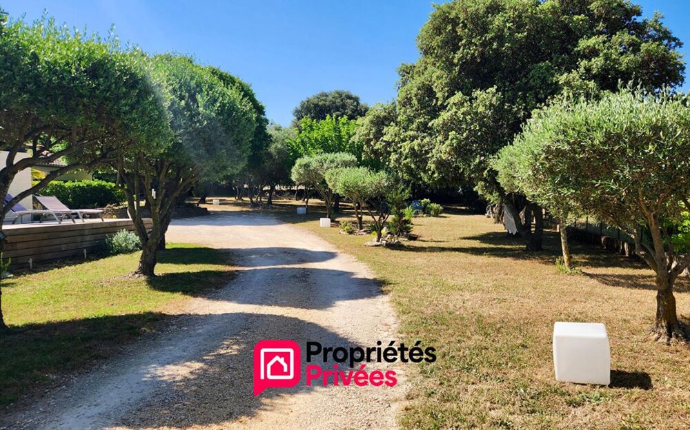 Proche Uzès, Propriété en campagne