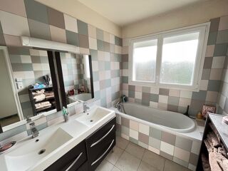  Maison  vendre 8 pices 190 m