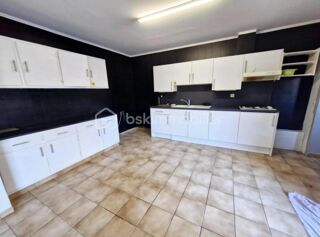  Immeuble à vendre 7 pièces 180 m²