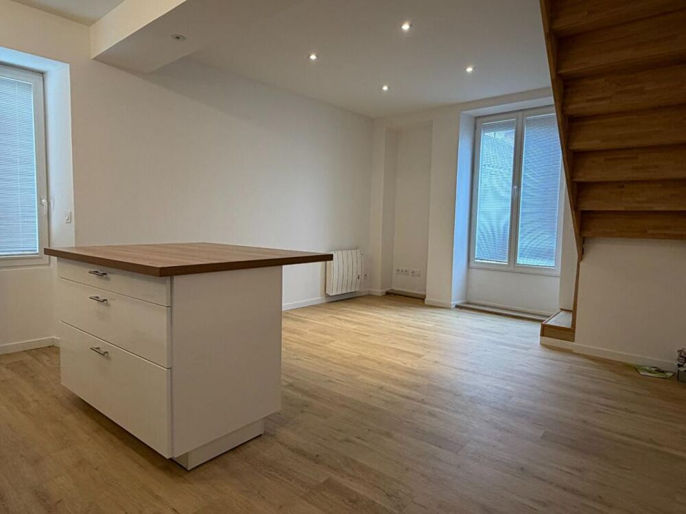 Vente Maison Immeuble avec local commercial et appartement de 3 pièces indépendant Janville en beauce