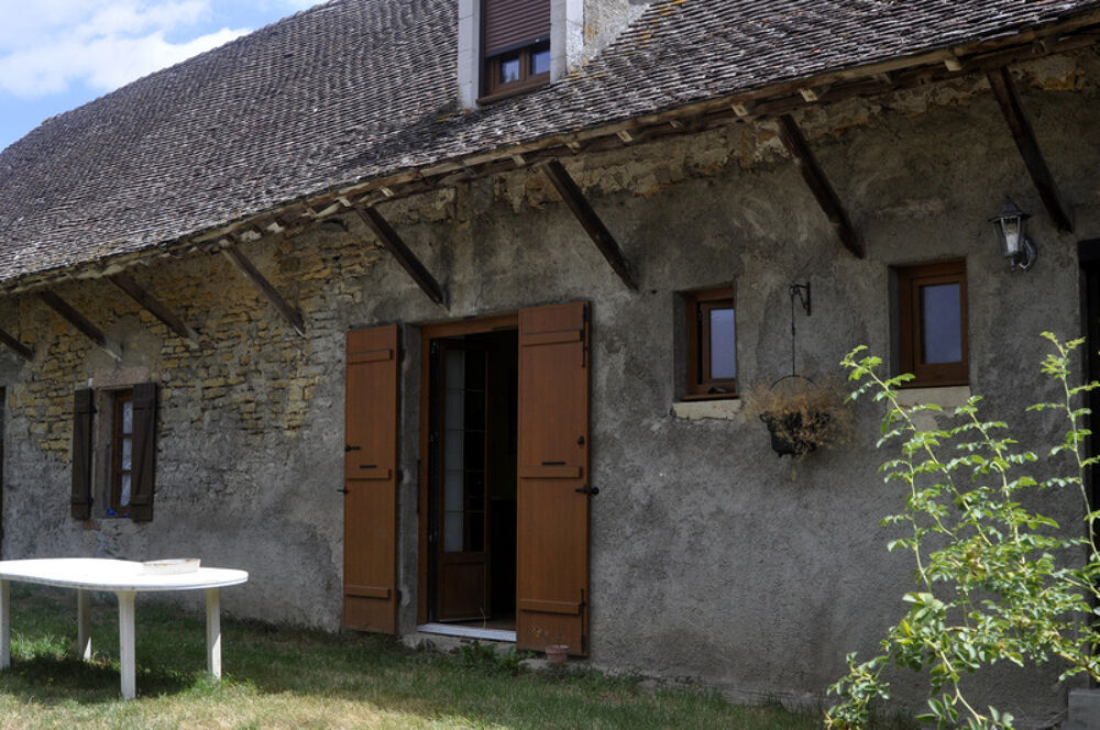 Belle ferme en pierre de taille avec beaucoup de cachet à L'ABERGEMENT DE CUISERY (71)