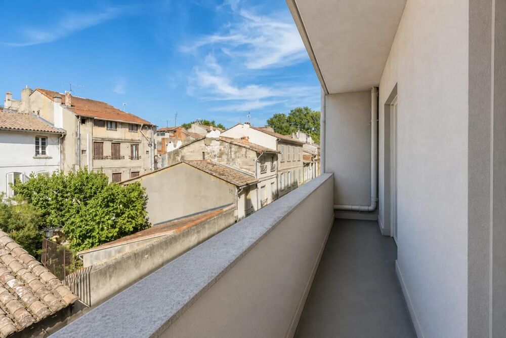 Appartement ensemble de bureaux 6 pièces de 152 m² à Avignon