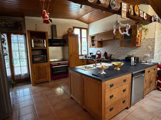  Remise / Grange � vendre 9 pi�ces 300 m�