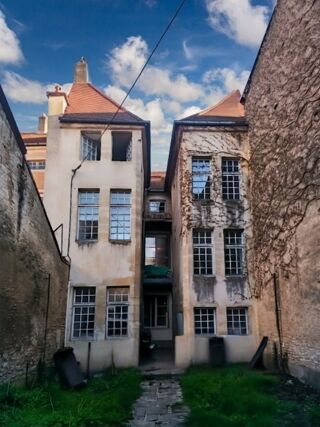  Immeuble � vendre 15 + pi�ces 200 m�