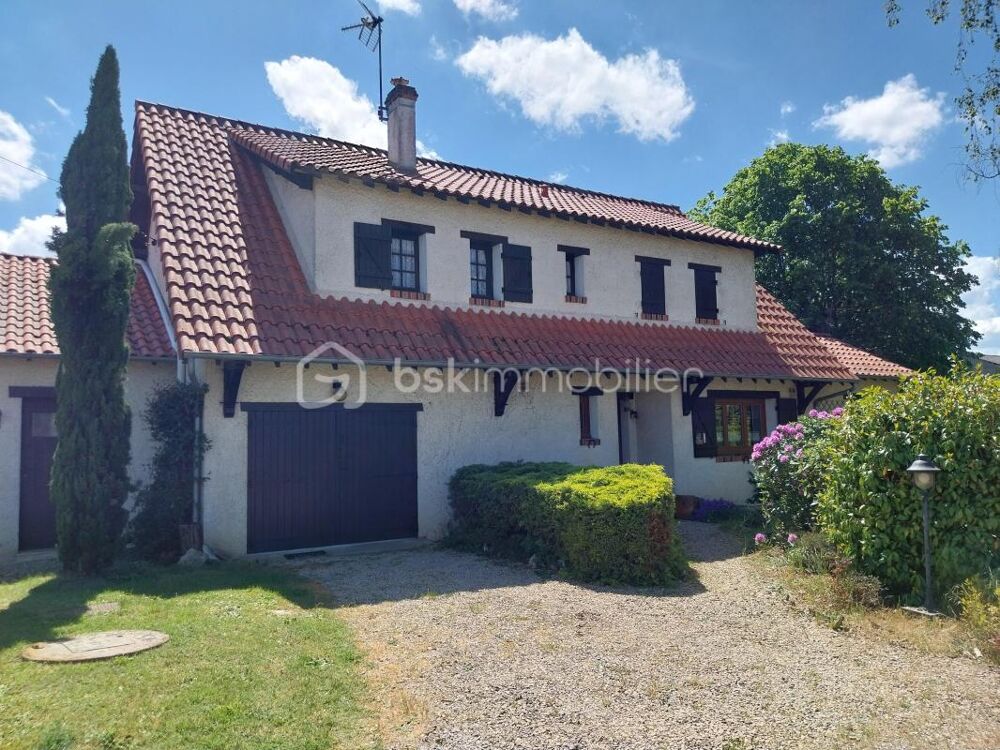 Maison traditionnelle de 215 m2 avec 4 chambres - Terrain de 2057 m2