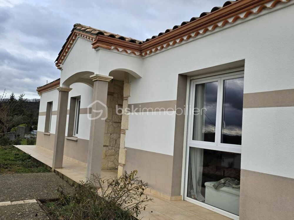 MAISON DE PLAIN PIED AVEC JARDIN-4 CHAMBRES-GARAGE- PISCINE- SPA- JARDIN