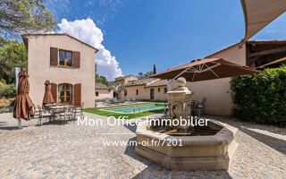 Maison à vendre 15 + pièces 760 m²