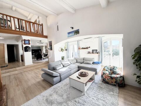   DPT VAR  83 : SPACIEUSE MAISON  - IDEAL FAMILLE - GRAND PARKING - TOUT CONFORT Maison - 8 pi�ce(s) - 210 m�