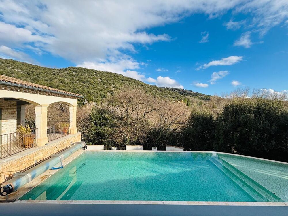 � vendre  Propri�t�/ch�teau Uz�s (30700)