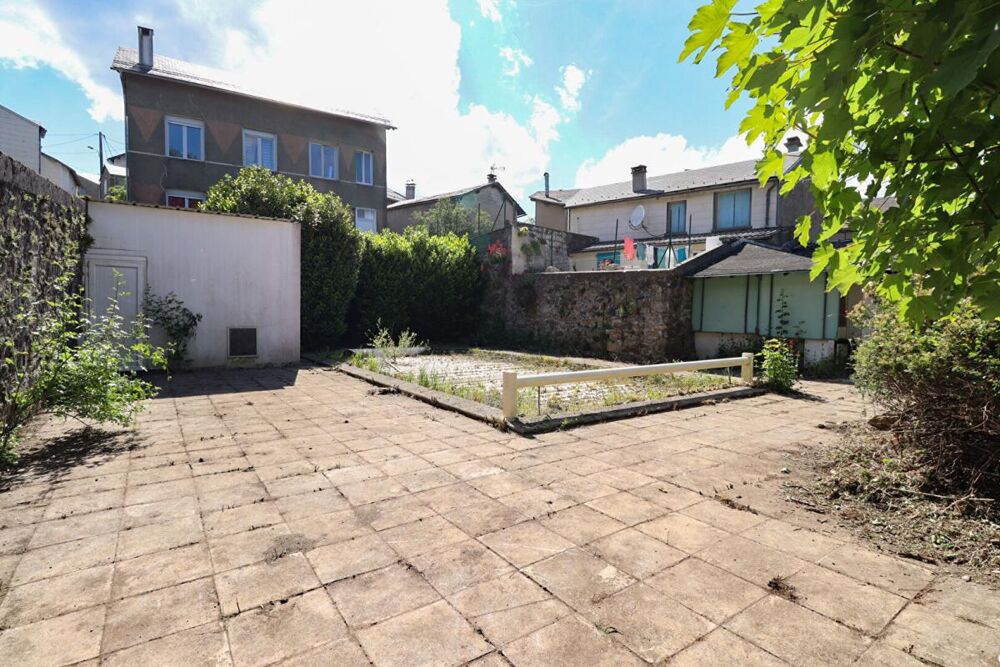 Vente Terrain À vendre - Ensemble immobilier avec terrain de 751 m² au coeur de Lacaune Lacaune