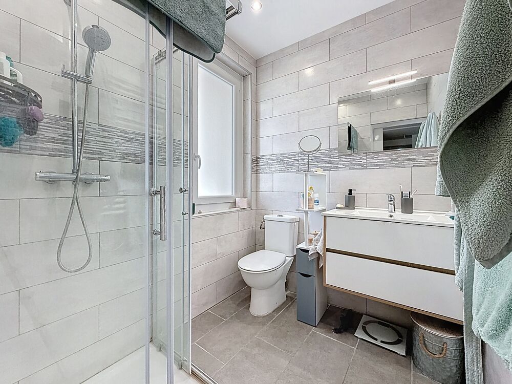 Vente Immeuble Immeuble à vendre MONTPELLIER (34) 254 m2 au sol -Comprenant un T1bis loué - un T3 libre - une remise de 100 m2 libre - un local Montpellier