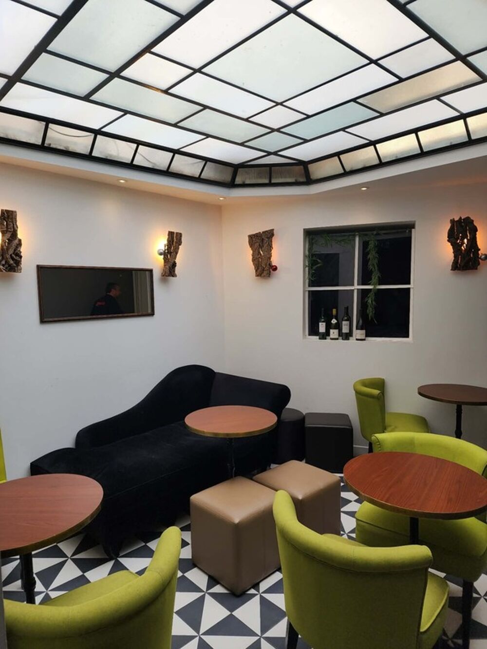   DROIT AU BAIL – BAR LOUNGE – PETITE RESTAURATION – EMPLACEMENT N°1 – CENTRE NANTES Nantes