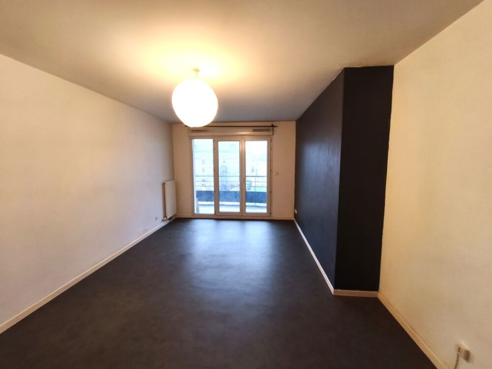 BEAUVAIS CENTRE-VILLE  APPARTEMENT T3 AVEC TERRASSE, ASCENSEUR ET PARKING PRIVATIF