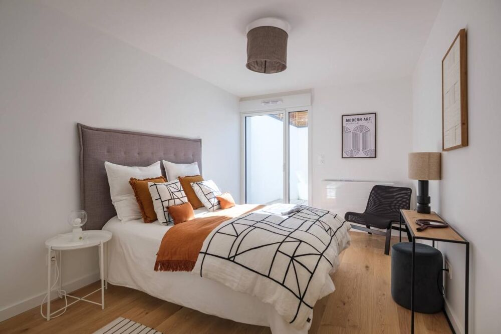 Vente Appartement SUPERBE DUPLEX 4 PIECES AVEC SA TERRASSE ET SON JARDIN PRIVATIF EN PLEIN COEUR BORDELAIS Bordeaux