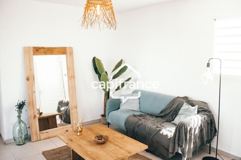 T2 vendu meublé avec terrasse  Saint-François