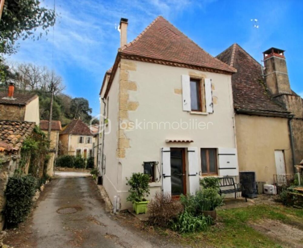 Maison de village avec extérieur