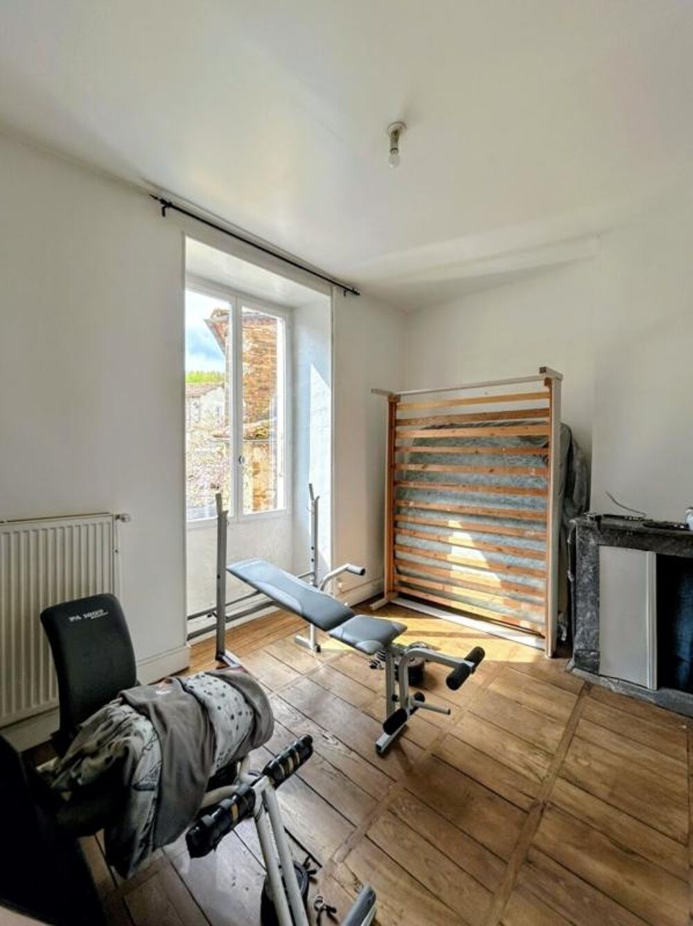 Vente Maison Maison de village 185 m2 avec jardin CHERVES CHATELARS (16) 154 500€ FAI Cherves chatelars