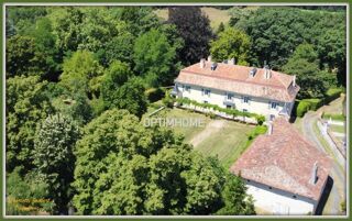  Propri�t�/ch�teau � vendre 14 pi�ces 446 m� Chalais