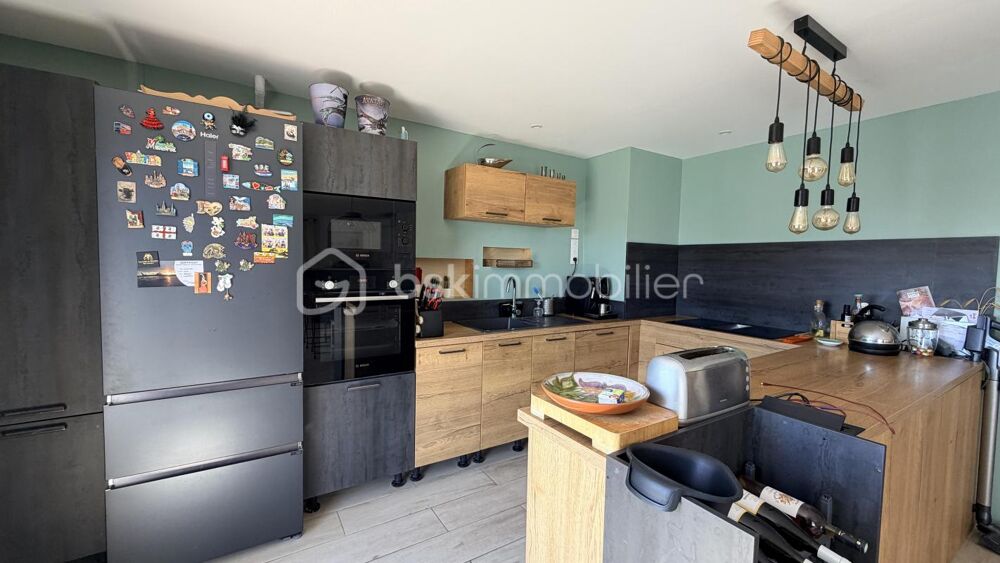 APPARTEMENT TYPE T4 AVEC BALCONS ET STATIONEMENT GRATUIT