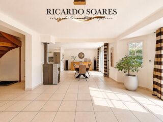  Maison à vendre 7 pièces 242 m²