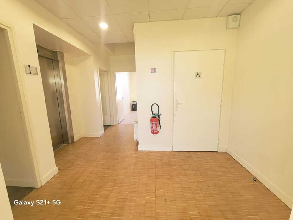   NOGENT SUR OISE - À LOUER /LOTS DE BUREAUX ,  CENTRE-VILLE Nogent sur oise