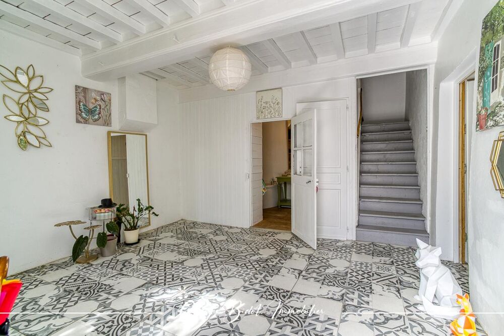 à vendre  Propriété/château Saint-Pierre-de-Chandieu (69780)