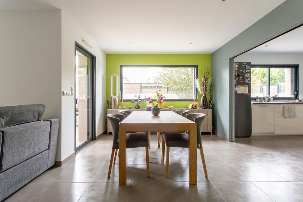 Vente Maison Maison Mouzillon 6 P . 4 Chs . Bureau . 138.77 M² . T 681 M² . Garage . Terrasse . Balcon Mouzillon