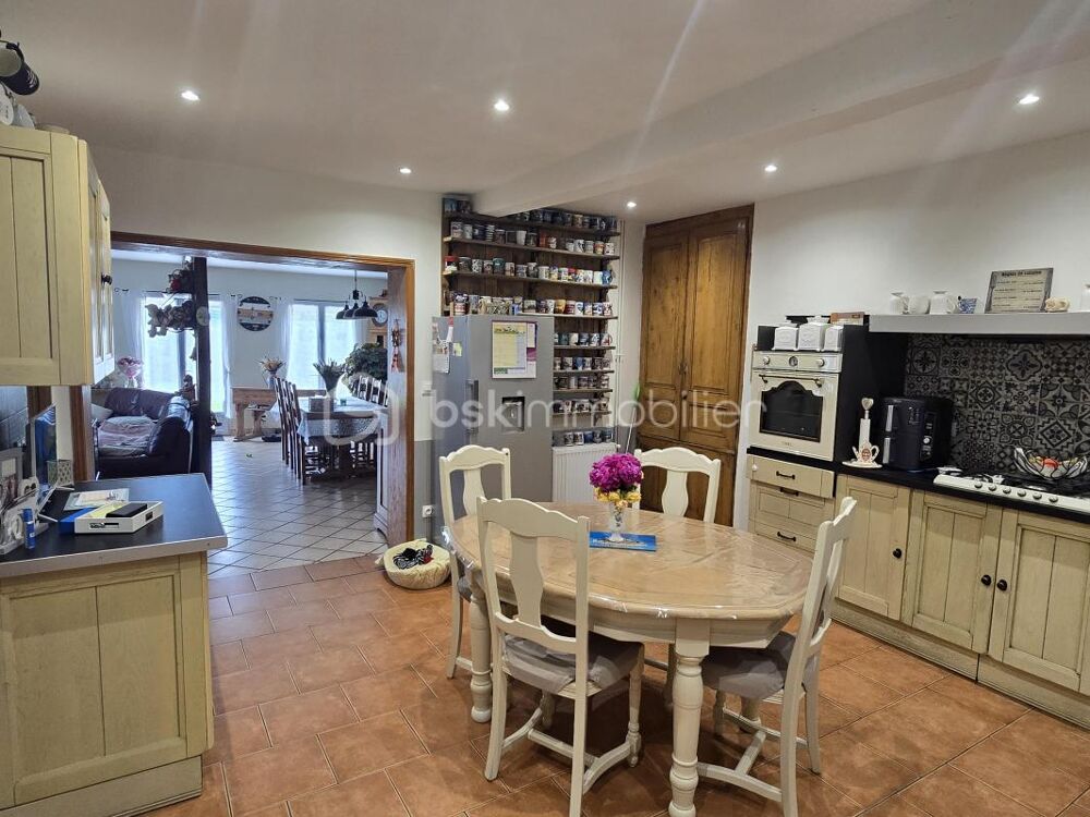 Vente Maison Maison familiale de 138m² - 4 chambres, jardin et garage - Tillé (60000) Beauvais