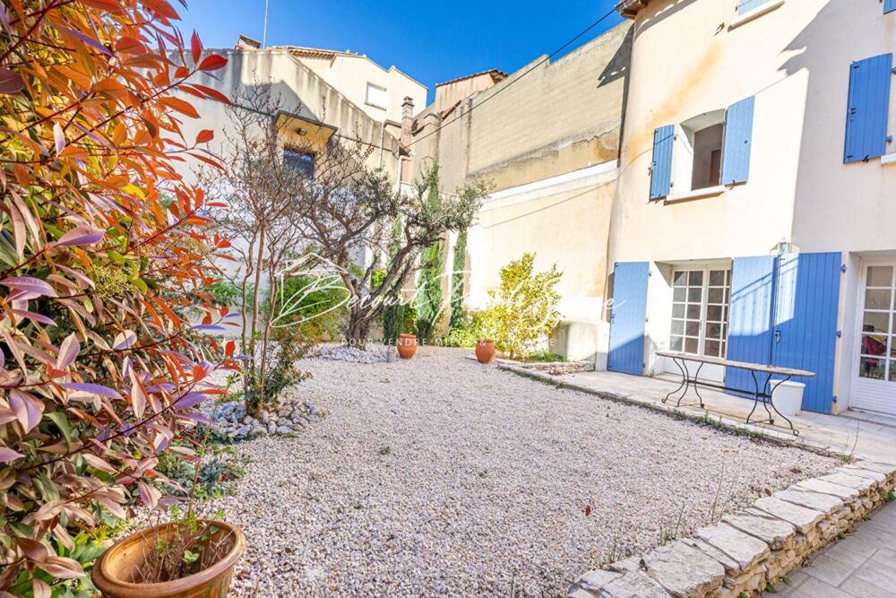 Vente Maison RARE - AVEC POTENTIEL - MAISON DE CARACTÈRE AVEC COUR INTIME, TERRASSES Saint saturnin les avignon