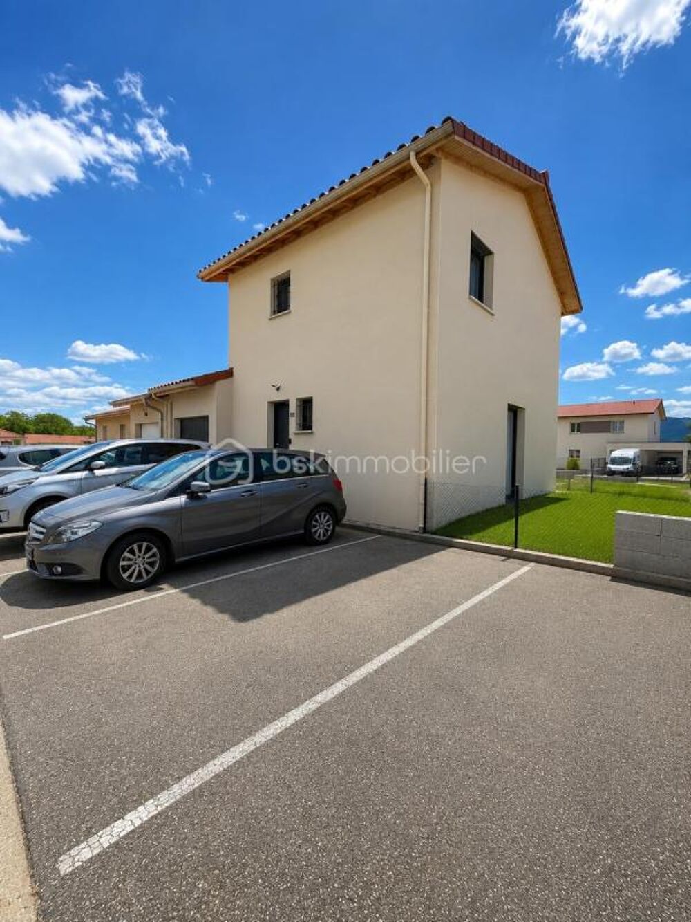 Vente Maison Maison récente de 2023 – 86 m² habitables – Terrain 453 m² – 3 chambres – Garage – Chatte (38160) Chatte