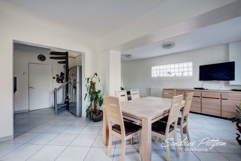 Maison à vendre 94 m² - 5 pièces - parcelle 469 m² - Vaulx en Velin Secteur Rize