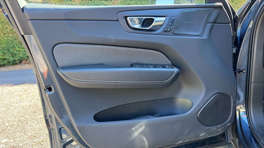 XC60 T6 Recharge 341 Plug in Hybrid AWD Geartronic8 R-Design - En 2022 occasion 63000 Clermont Ferrand
