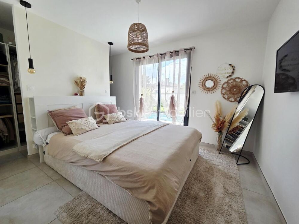 Villa contemporaine 2023 4 chambres dont 3 suites parentales  Piscine  DPE A