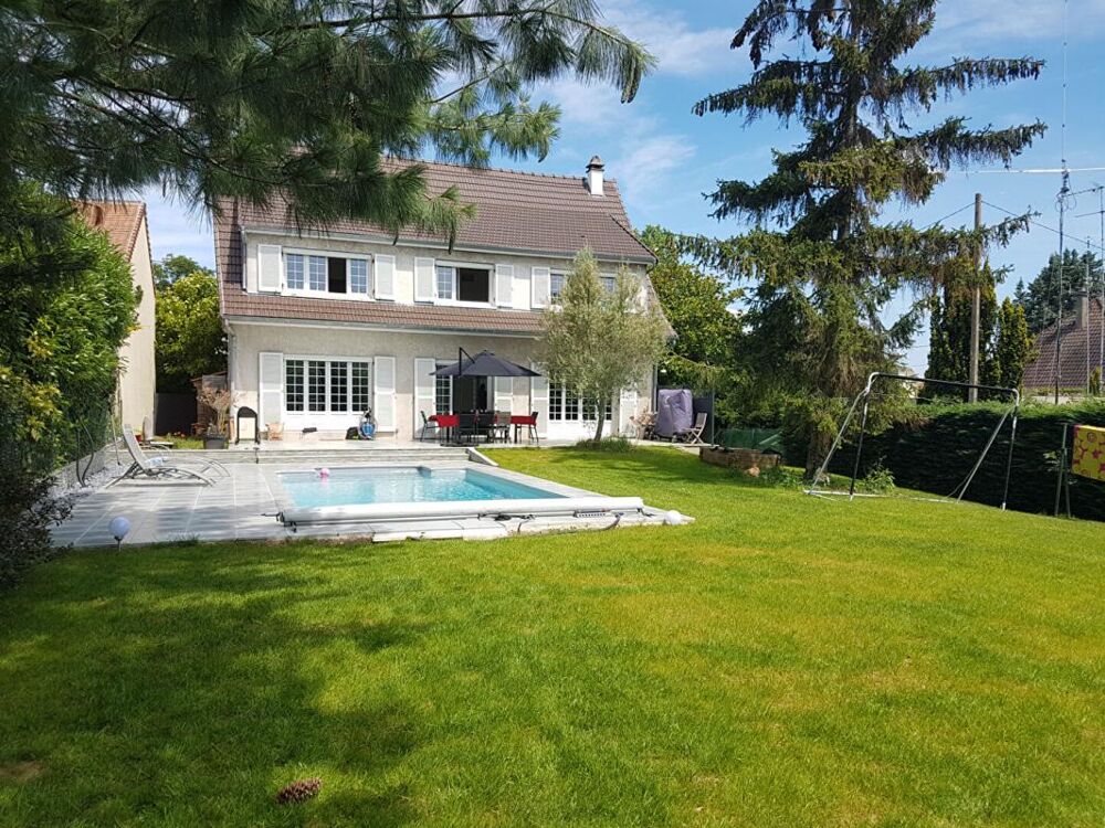 Vente Maison YERRES, belle maison familiale de 205 m² avec piscine, terrain plein sud et  sous sol total Yerres