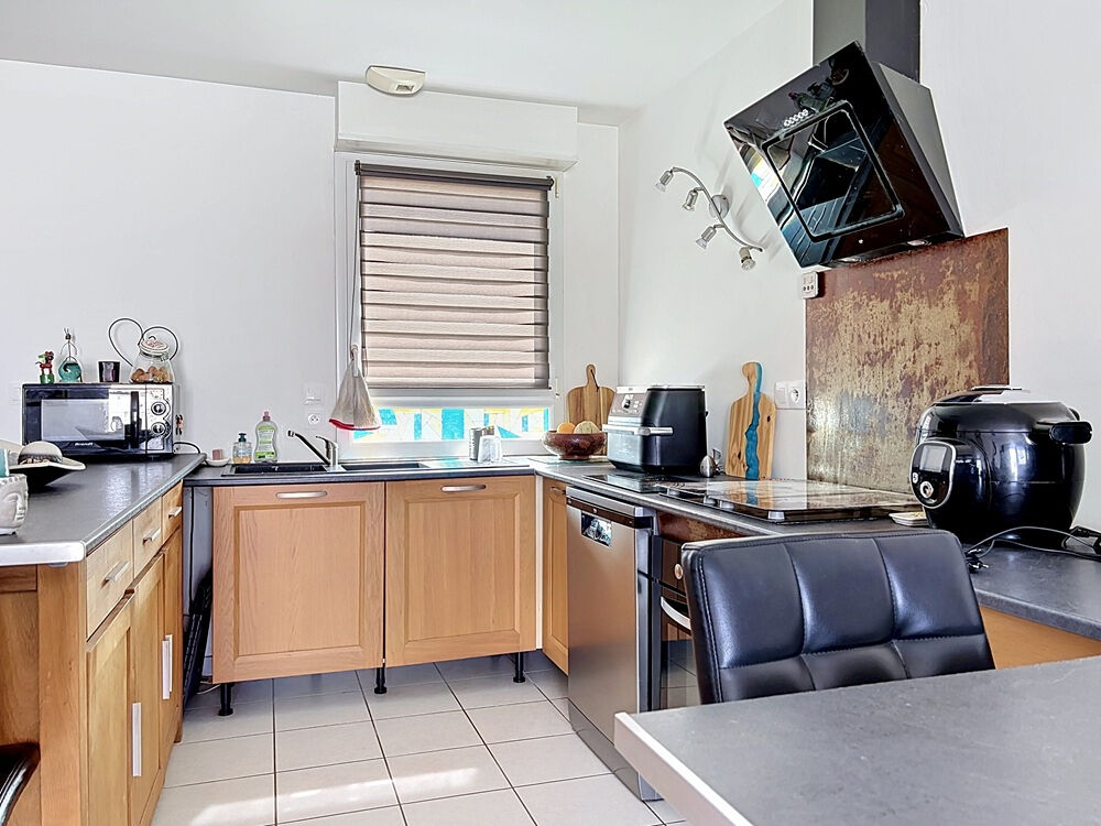 Vente Maison Maison de plain-pied 2015 - 3 chambres - Piscine - Garage - Quartier résidentiel - Centre village Saint jean de liversay