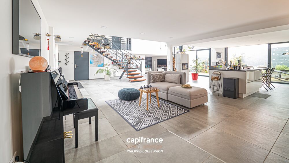 LOFT ENTIEREMENT RÉNOVÉ