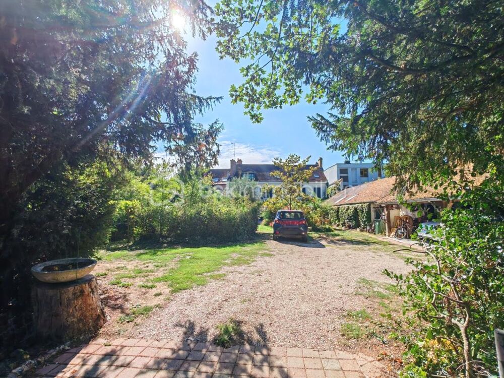 à vendre  Propriété/château Crécy-la-Chapelle (77580)