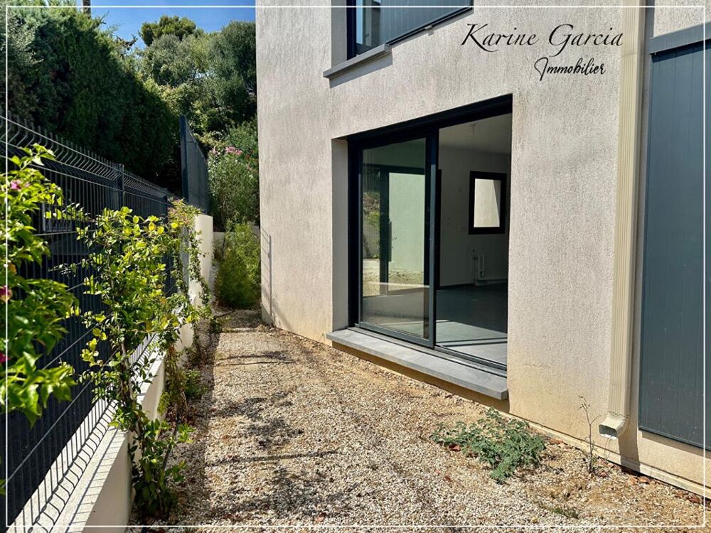 SIX FOURS LES PLAGES - CONSTRUCTION RECENTE - APPARTEMENT DE TYPE 3 - 68 m2 - TERRAIN 54 M² - PARKING EN SOUS SOL