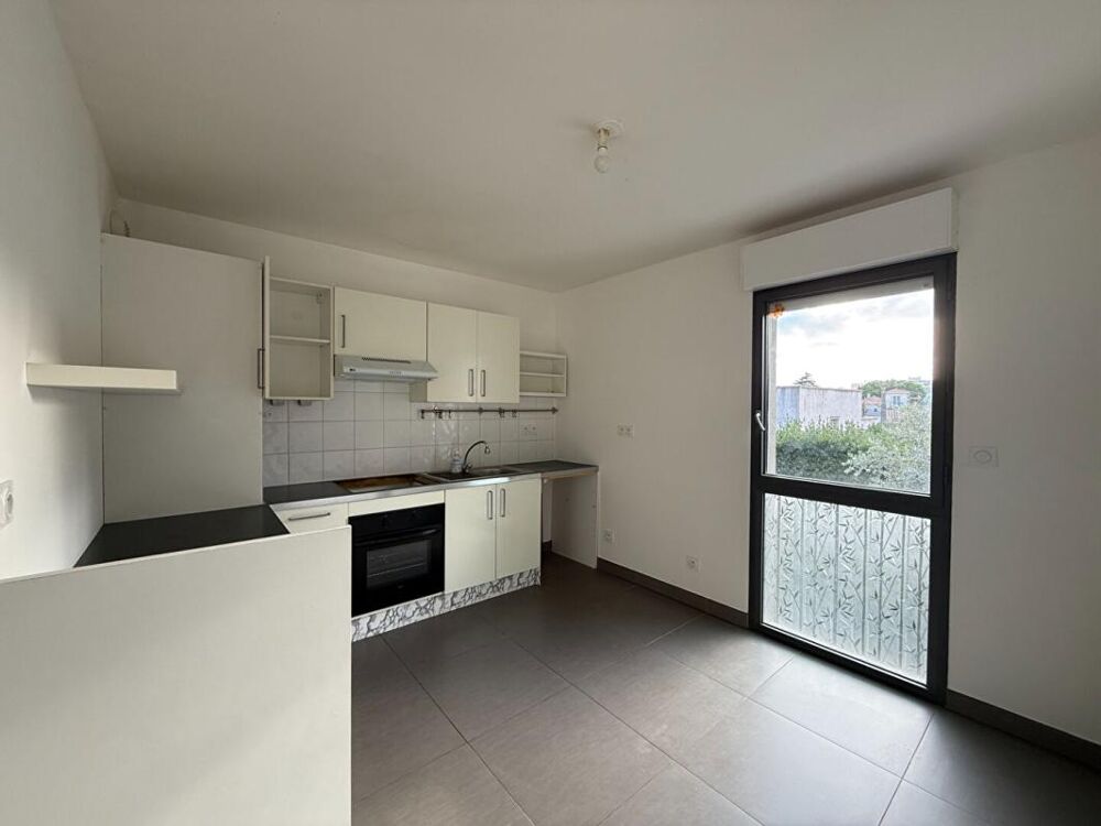 Location Appartement Appartement de type 3 avec terrasse et un garage Istres