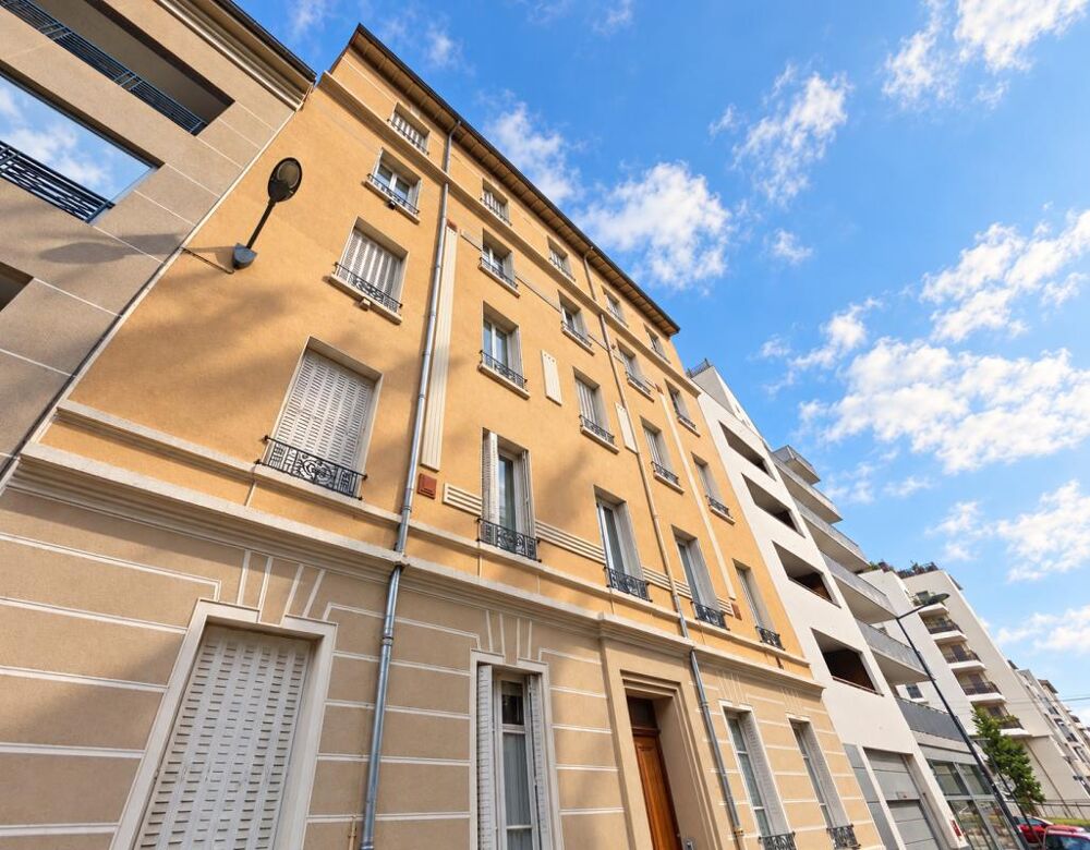 Vente Appartement T2 à rénover, lumineux, avec cachet, 2ème étage avec asc, à 240 m du tram Villeurbanne