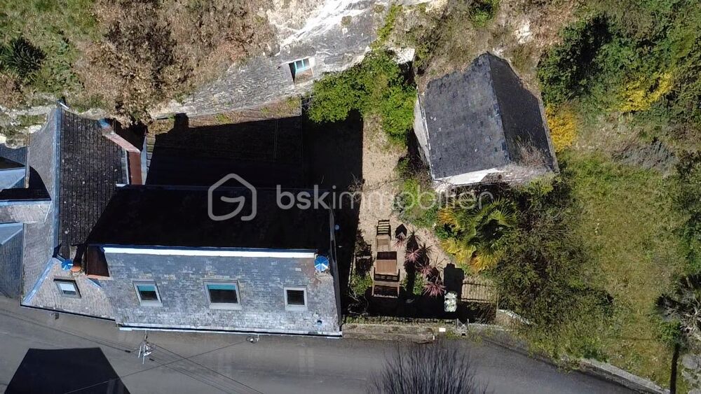 Villaines-les-Rochers Bien rare au coeur du village !