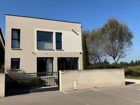 B&acirc;timent 692000 13810 Eygalieres