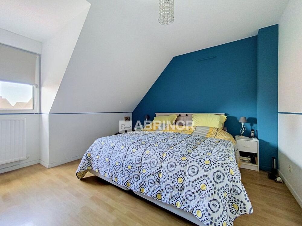 Vente Villa Maison individuelle des années 2000 - 3 chambres - Salle de bains - Garage et parking privatif de 2 voitures Linselles