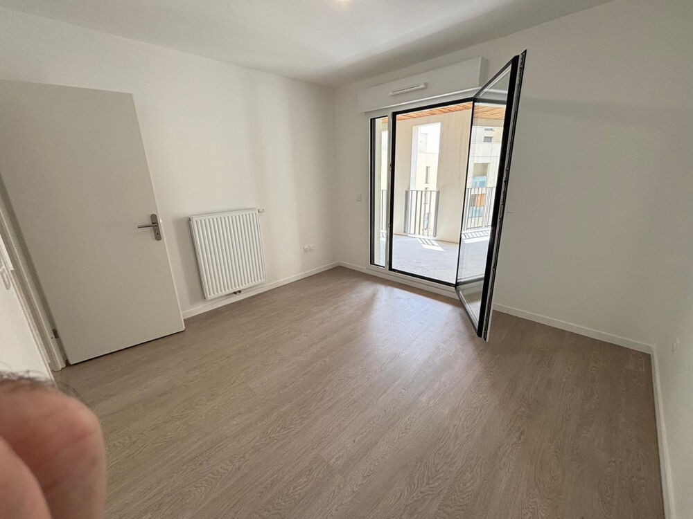 Location Appartement Appartement à louer 2 pièces BORDEAUX (33), neuf, place de parking, terrasse 16m² Bordeaux